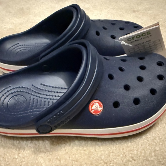 NWT Red, white, and blue Crocs - youth size 6 (big kid) - Picture 2 of 5